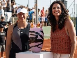 Tenis: Solana Sierra, la número 1 de Argentina, salió campeona en Mallorca y Gabriela Sabatini le entregó el trofeo