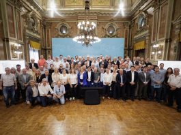 Kicillof: “La Provincia y los municipios no les vamos a dar la espalda a los bonaerenses que sufren necesidades”