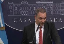 Tensa conferencia de prensa del jefe de Gabinete, donde se negó a contestar sobre sus viajes y propiedades no declaradas