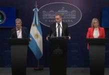 Adorni junto a dos ministros dio una insólita conferencia de prensa, donde leyó un libreto y no permitió preguntas sobre corrupción